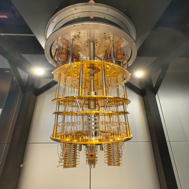 Quantum computer system illustrating quantum computing