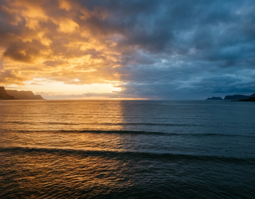 El Niño vs La Niña: What Changes and When Ocean horizon split between warm golden light and cool blue shadow